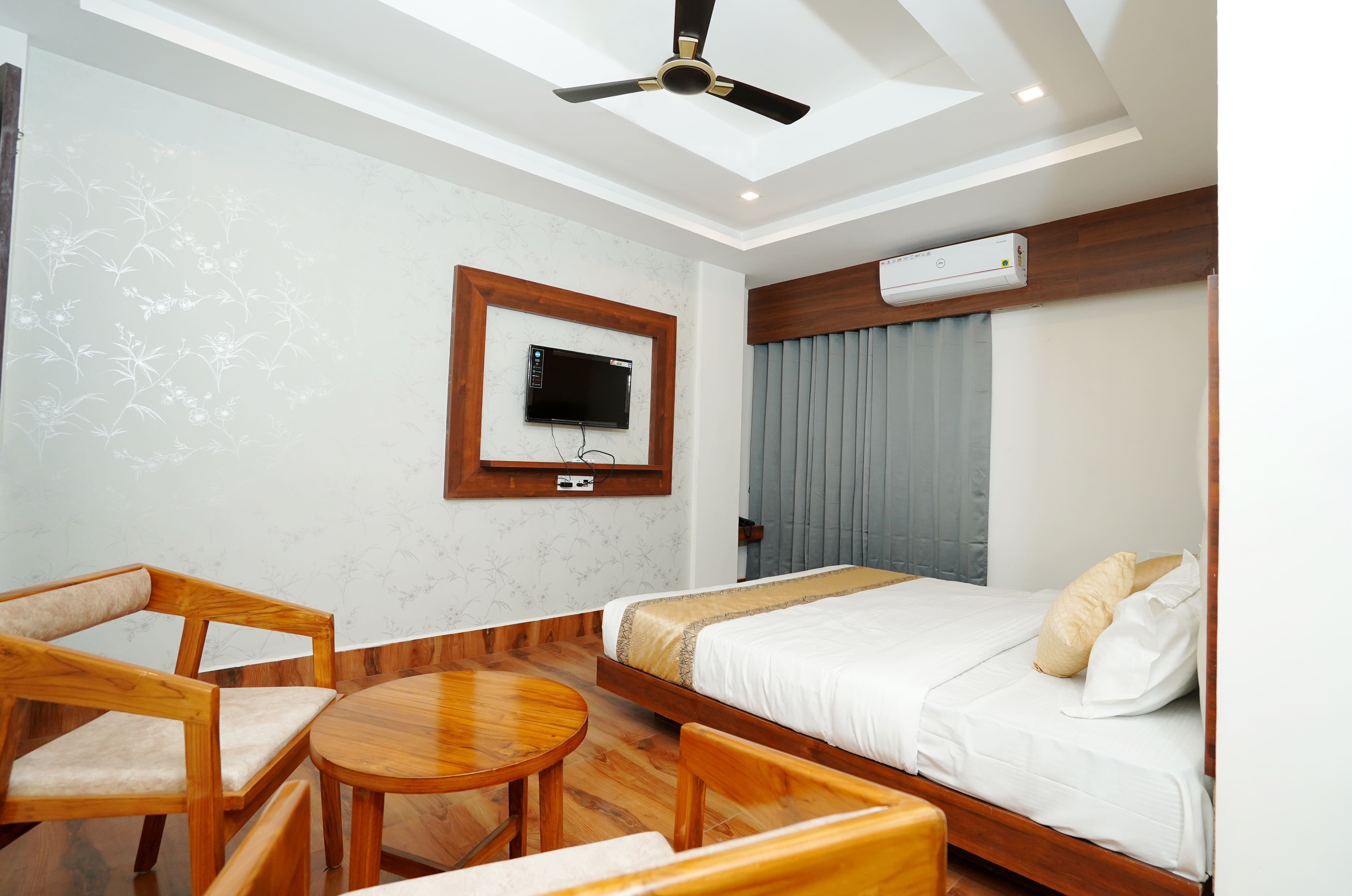 Deluxe Room Image 6